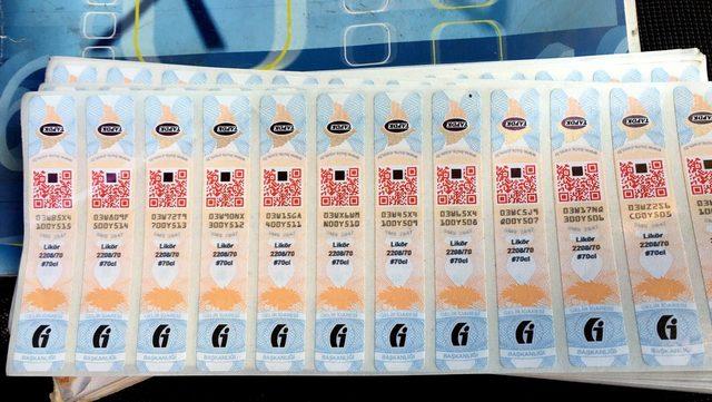 İzmir de 500 bin TL lik sahte alkoll&uuml; i&ccedil;ki ele ge&ccedil;irildi 1