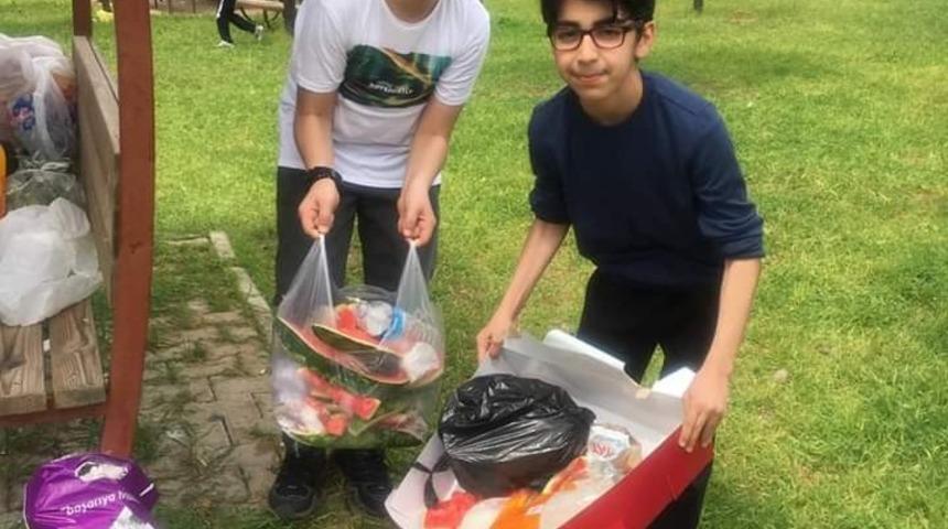 Bilnetli &Ouml;ğrencilerden &ouml;rnek davranış