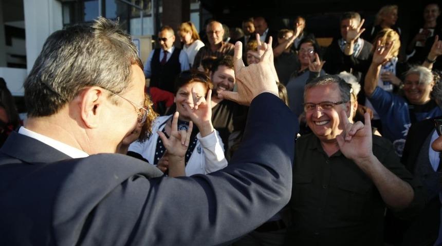 Konak Meclisinde bir ilk: İşaret dili ile terc&uuml;me yapıldı