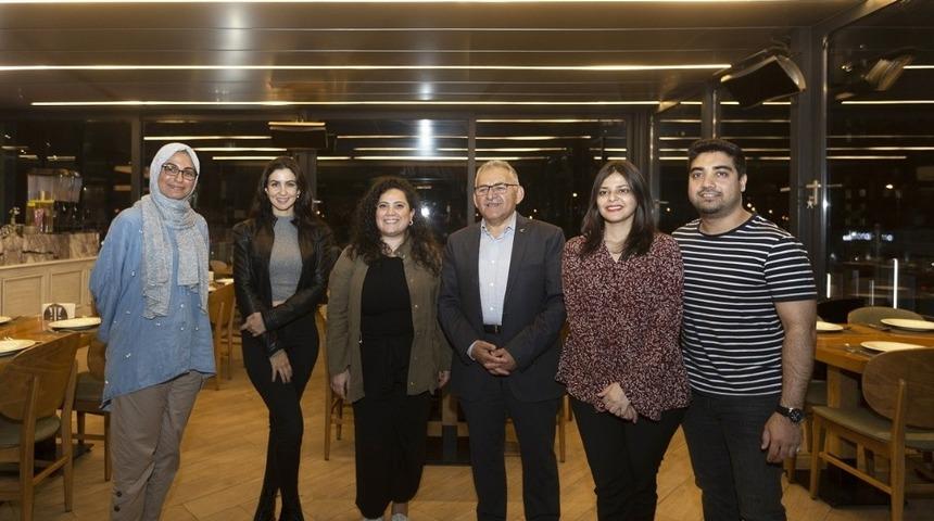 Birleşik Arap Emirlikleri&rsquo;nden gelen sosyal medya fenomenleri Kayseri&rsquo;ye hayra kaldı