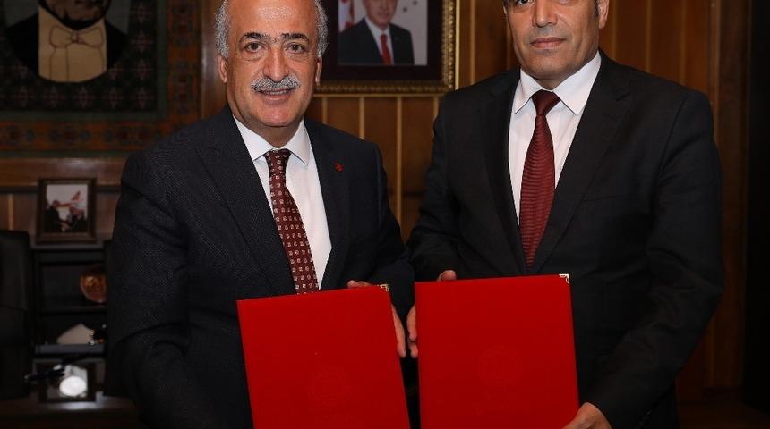 Atat&uuml;rk &Uuml;niversitesi, İş birliği Protokollerine bir yenisini daha ekledi