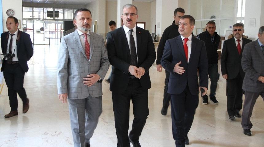 Vali Toraman, DP&Uuml; K&uuml;t&uuml;phane ve Dok&uuml;mantasyon Daire Başkanlığı&rsquo;nın kahvaltısına katıldı