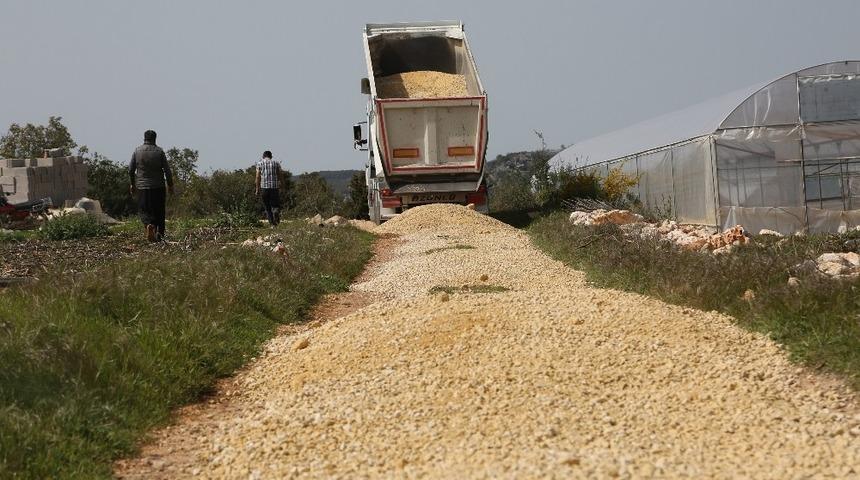 Erdemli&rsquo;de asfalt &ccedil;alışmaları devam ediyor