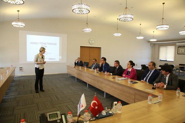 Melikgazi Belediye Başkanı Dr. Mustafa Palancıoğlu “Kamu Yönetiminde ‘Etik Davranış İlkeleri’ konusunda Hizmet İçi Eğitim semineri verildi”