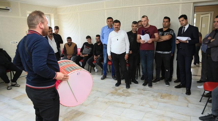 Ramazan davulcuları eğitimden ge&ccedil;ti