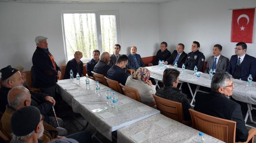 Kabad&uuml;z&rsquo;de Halk Toplantısı