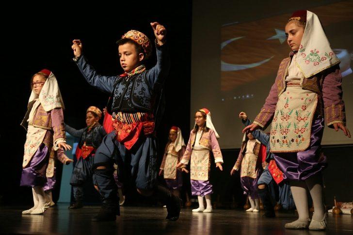 İşaret dili ve halk oyunları atölyelerinden muhteşem gösteri G2