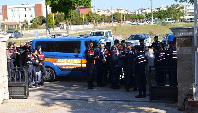 Hazine arazilerini talan ettiği iddiasıyla 17 şüpheli adliyede