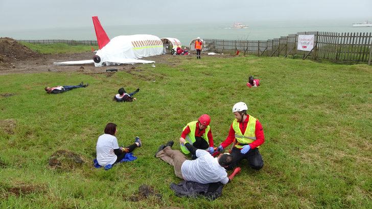 Havalimanında gerçeğini aratmayan uçak kazası tatbikatı G1