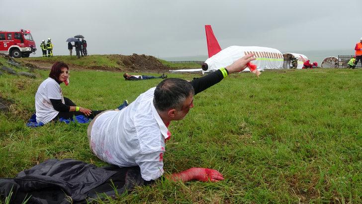 Havalimanında gerçeğini aratmayan uçak kazası tatbikatı G2