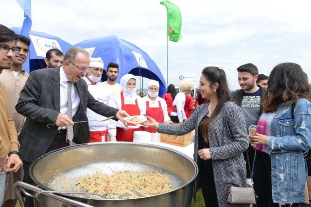 Bartın Üniversitesi mezunları pilav gününde buluştu