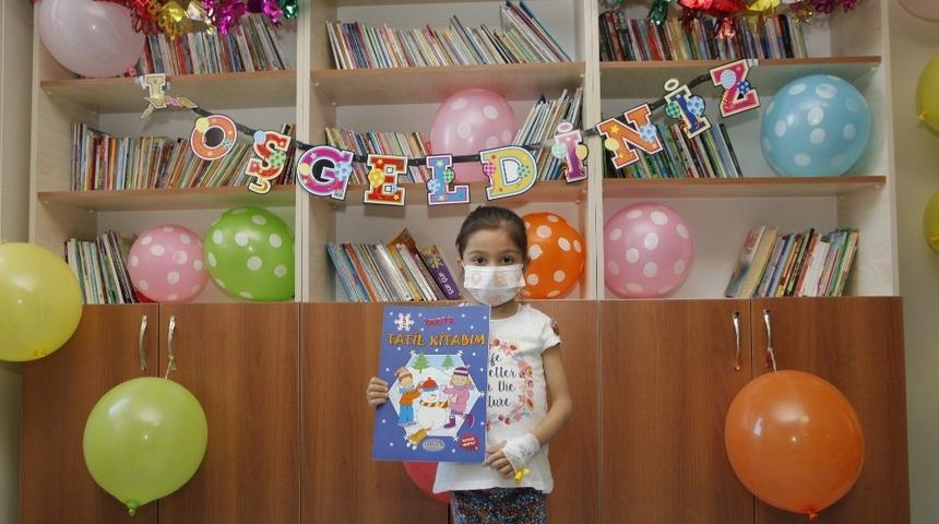 A&Uuml; Hastanesi&rsquo;nde okuma k&ouml;şesi