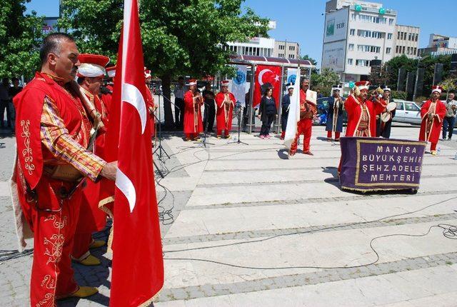 Salihli’de Türkçüler Günü’ne mehteranlı kutlama