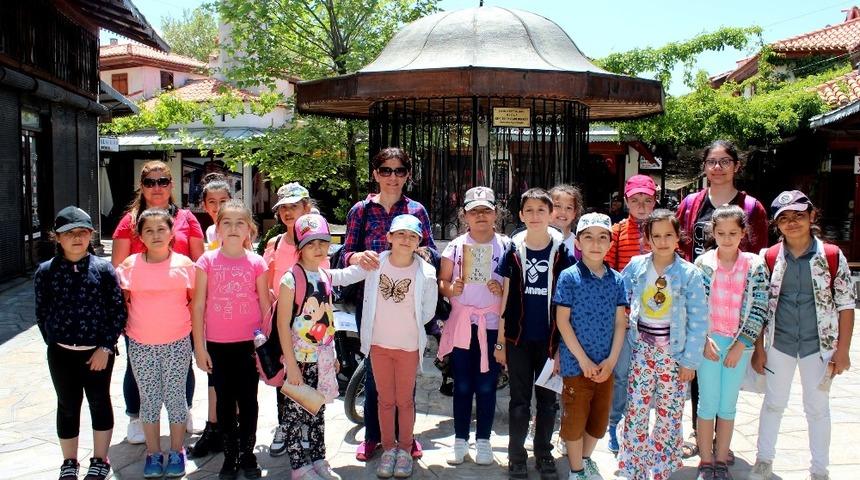 &lsquo;Gazoz Ağacı&rsquo; projesi ile tarihi Muğla&rsquo;yı tanıdılar