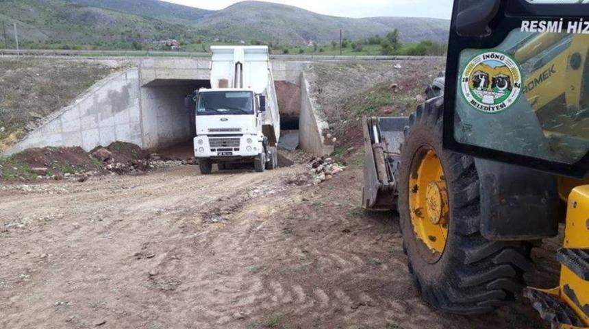 Alt ge&ccedil;itte temizlik &ccedil;alışması