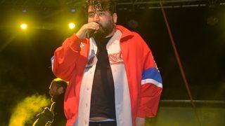 Eypio konsere geç kalınca hem yuhalandı hem de ıslıklandı 