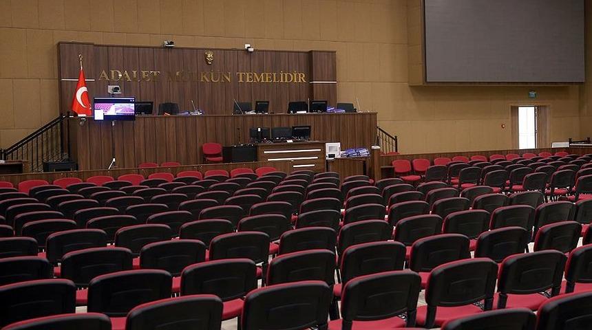 Muhtar olduğunu dava takibi i&ccedil;in geldiği adliyede &ouml;ğrendi