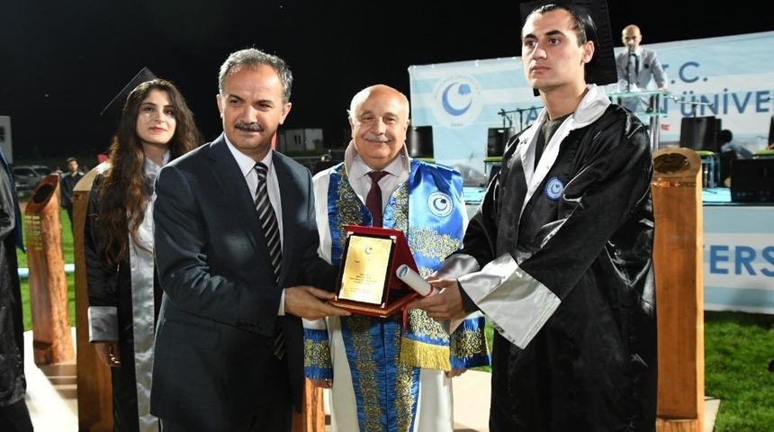 Adıyaman &Uuml;niversitesinde 14. mezuniyet t&ouml;reni yapıldı