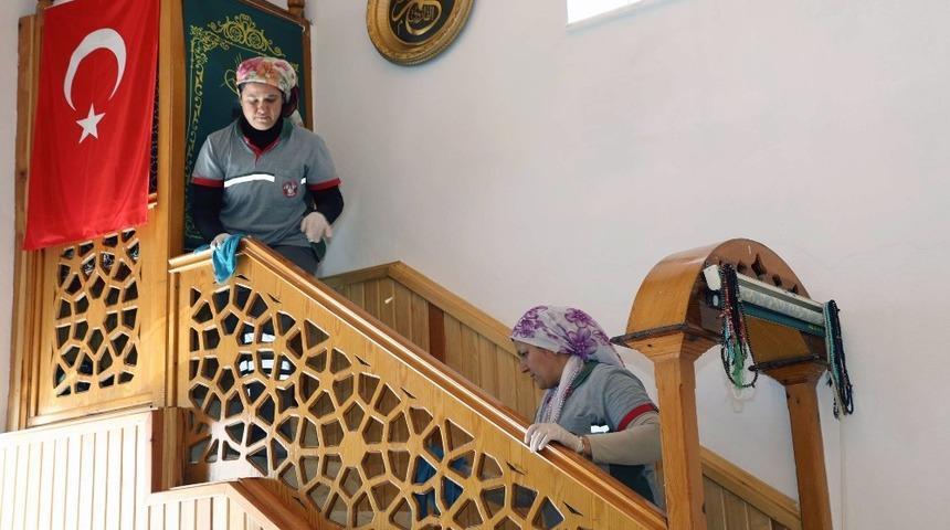 Menteşe’de Camilere Ramazan Temizliği