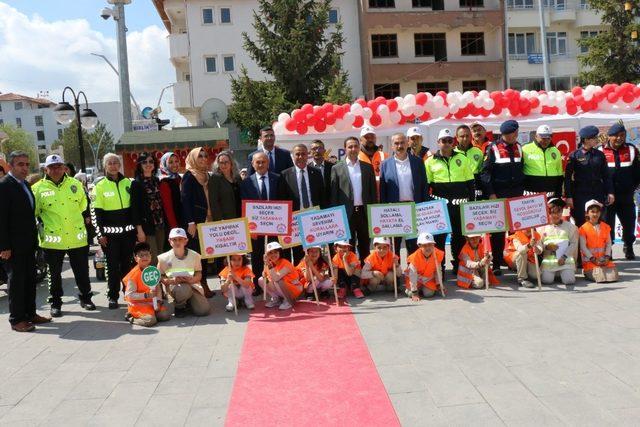 Boğazlıyan’da öğrencilerden trafik haftası etkinliği