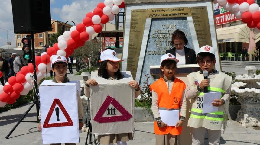 Boğazlıyan’da öğrencilerden trafik haftası etkinliği