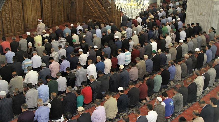 Antalya Müftüsü Osman Artan'dan 'jet imam' uyarısı