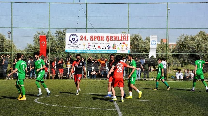 24. Spor Şenlikleri kupa töreniyle sona erdi