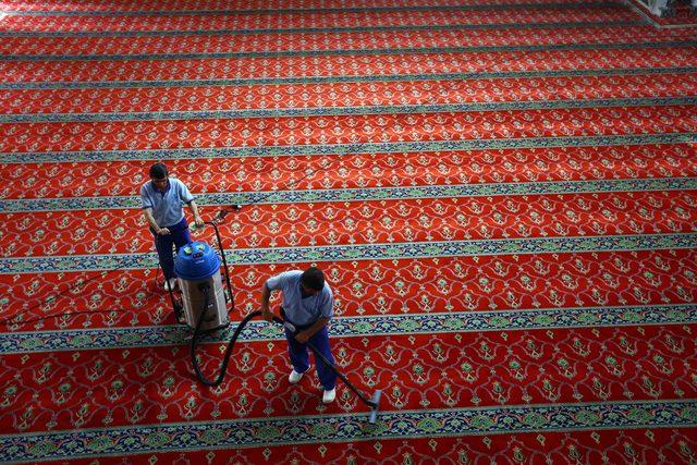 Bağcılar’da ibadethaneler Ramazan ayı öncesi temizlendi