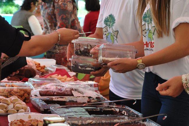 Sokak hayvanları yararına kermes