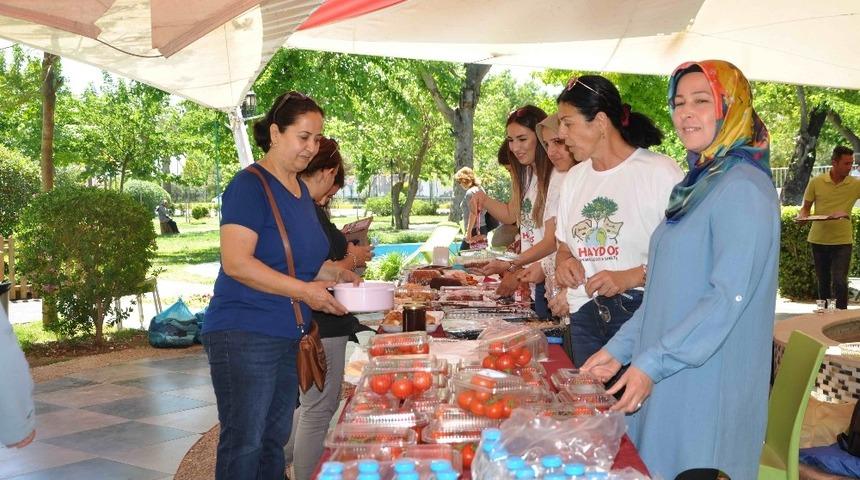 Sokak hayvanları yararına kermes