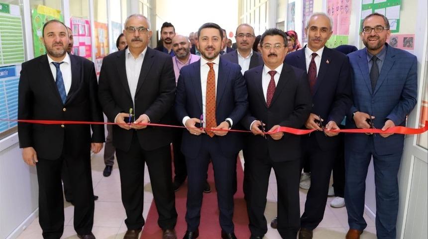 Belediye Başkanı Arı bilim fuarı sergisine katıldı