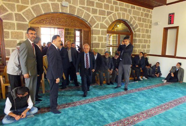 Yozgat'ta, Cemil Çiçek tarafından yaptırılan cami açıldı