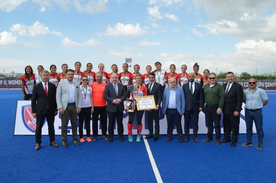 Gaziantep Polisg&uuml;c&uuml; Kadın Hokey Takımı S&uuml;per Lig Şampiyonu