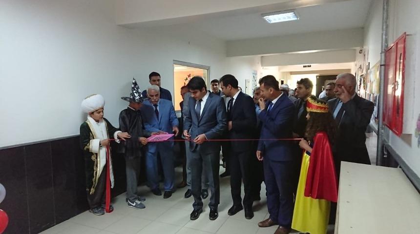 Samsat&rsquo;ın Uzuntepe k&ouml;y&uuml;nde zenginleştirilmiş k&uuml;t&uuml;phane a&ccedil;ıldı