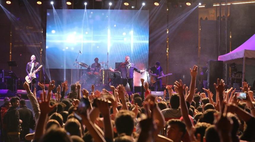 GA&Uuml;N &rsquo;Bahar Şenliği&rsquo;nde gece yolcuları r&uuml;zgarı esti