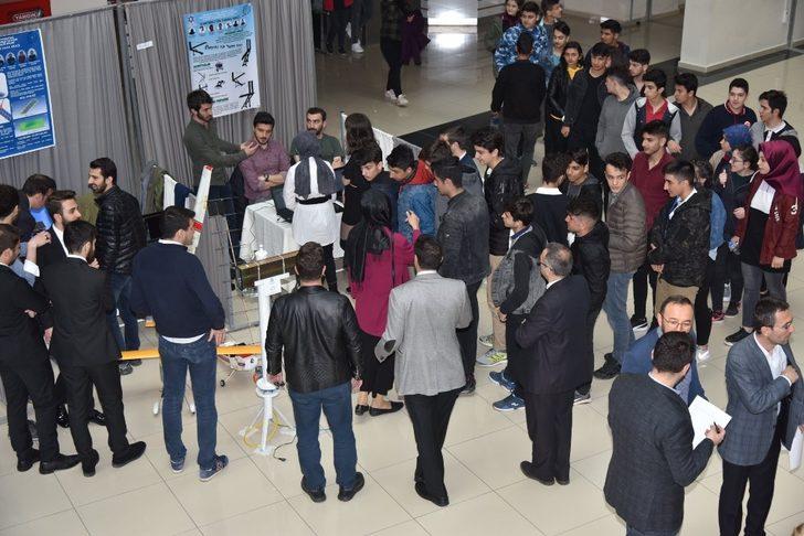 ETÜ’lü öğrenciler projelerini sergiledi G4