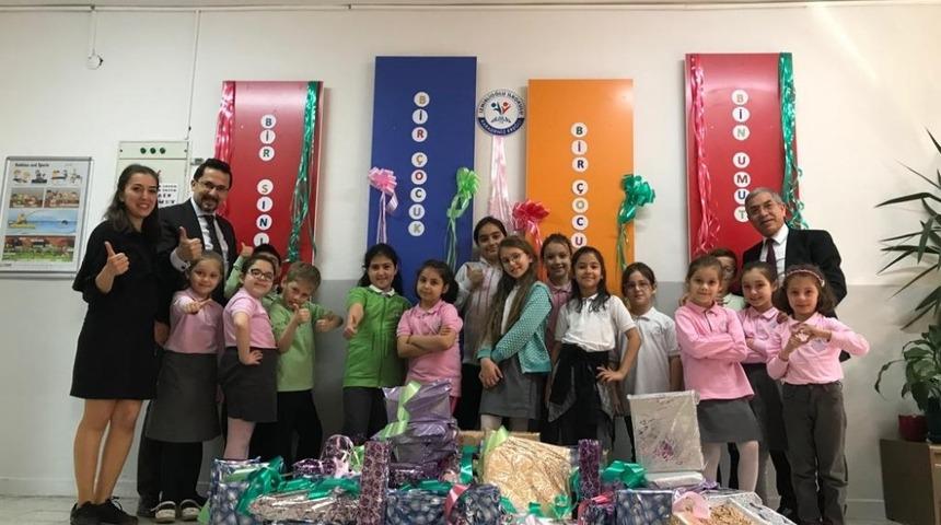 Minik &ouml;ğrencilerden &ouml;rnek davranış