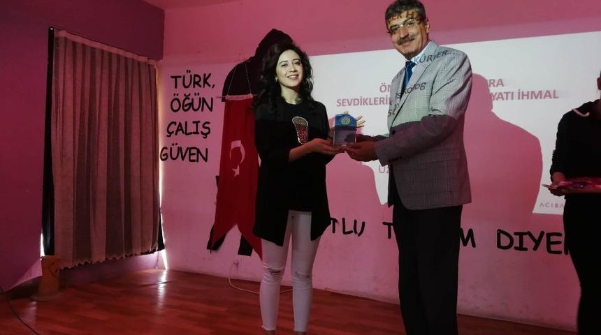 Lise &ouml;ğrencilerine &rsquo;Aile i&ccedil;i iletişim ve internet bağımlılığı&rsquo; semineri