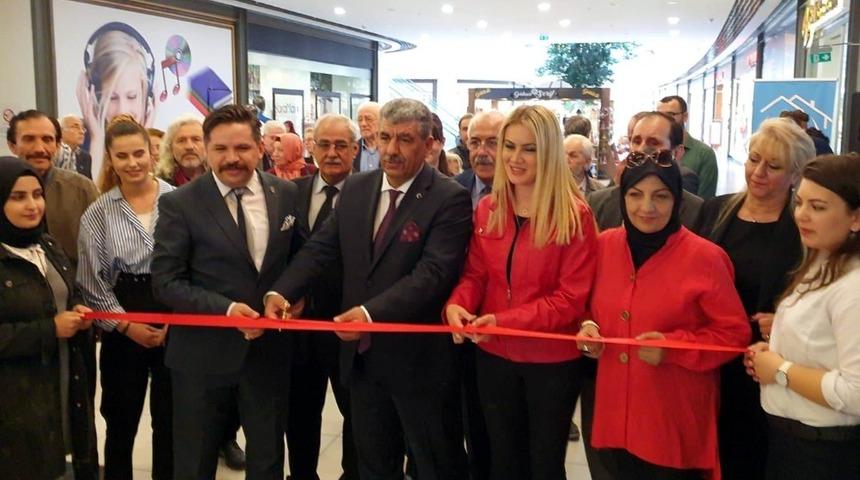 Eserler, sanatseverlerin beğenisine sunuldu