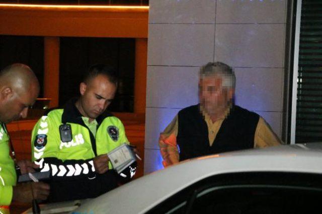 Alkoll&uuml; s&uuml;r&uuml;c&uuml; ara&ccedil;la belediyeye girmeye &ccedil;alıştı 2