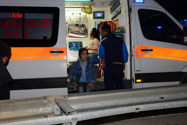 Adana'da yolcu otobüsü devrildi: 2 ölü, 23 yaralı (2) - Yeniden