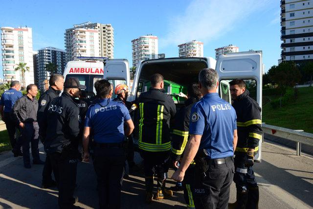 Adana'da yolcu otobüsü devrildi: 2 ölü, 29 yaralı (3)