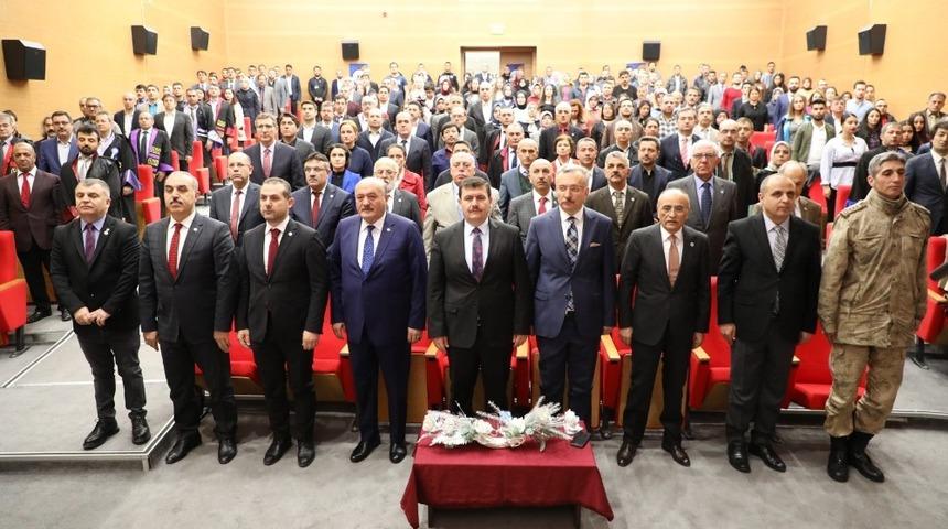 EKEV&rsquo;in akademik bilim, sanat ve spor &ouml;d&uuml;lleri sahiplerini buldu