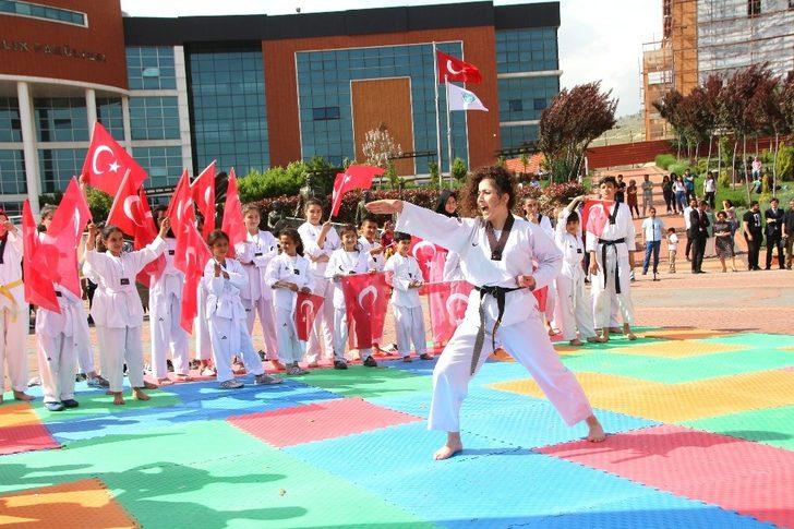 Üniversitede Şenlik 4. gününde G2