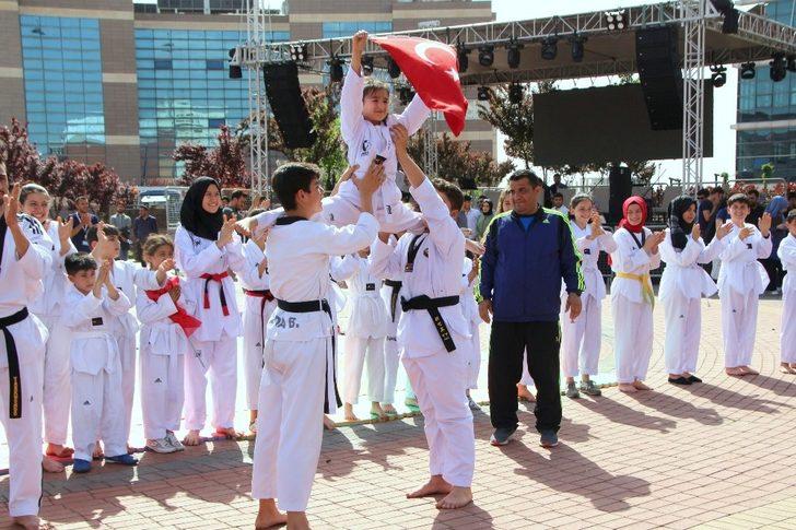 Üniversitede Şenlik 4. gününde G3