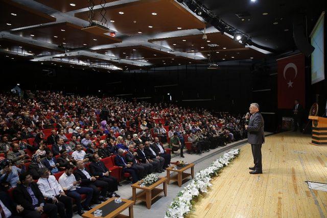Başkan Büyükkılıç, Kayseri Kız Anadolu İmam Hatip Lisesi’nin mezuniyet törenine katıldı