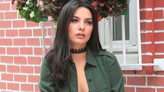 Hazal Filiz Küçükköse yeni imajıyla büyüledi