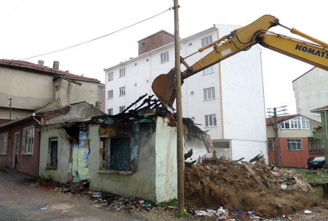 Çorlu Belediye Başkan Yardımcısı Çolpan’dan metruk bina açıklaması