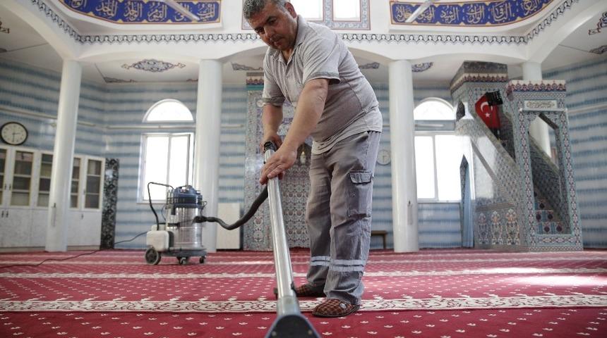 B&uuml;y&uuml;kşehir camileri Ramazan&rsquo;a hazırlıyor