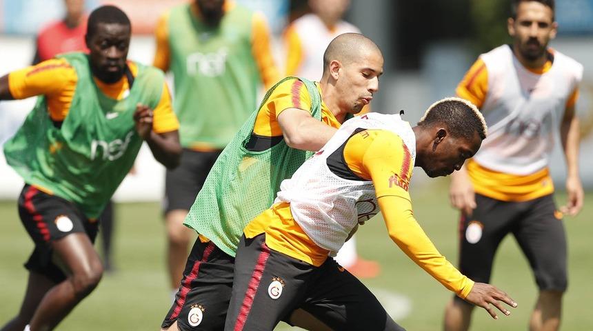 Galatasaray derbiye liderlik i&ccedil;in &ccedil;ıkıyor 